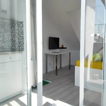 Low Cost Sun Terrace Lisbon